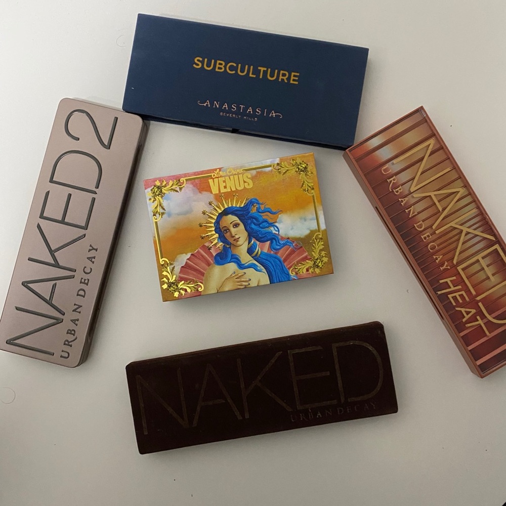 Eyeshadow palettes